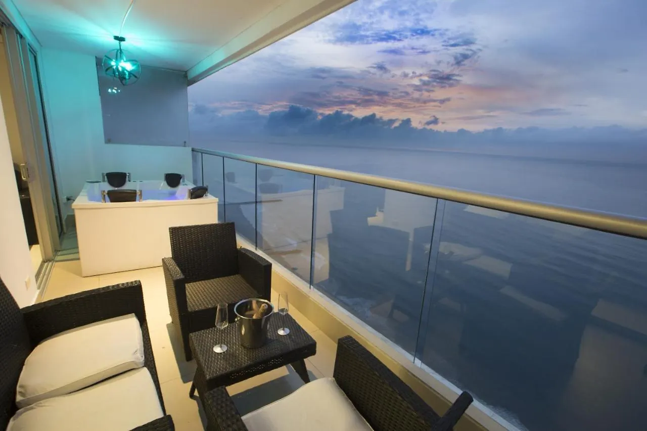 Empire Presidential Suite Private Jacuzzi Cartagena